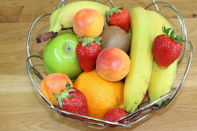 Postavte si vlastnú misku na ovocie, pascu na ovocné muchy