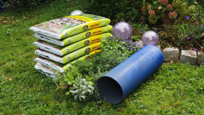 Material for building a herb snail in the garden