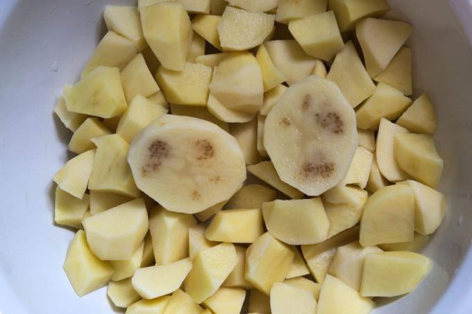 Aardappel is bruin van binnen: is het eetbaar?