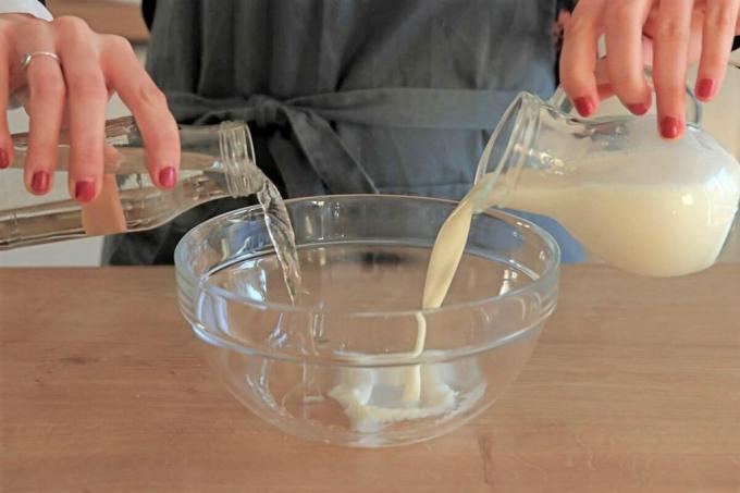 Combattre l'oïdium - mélanger le lait avec de l'eau