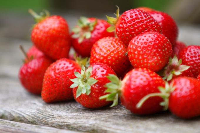 jordgubbar nötter eller frukt