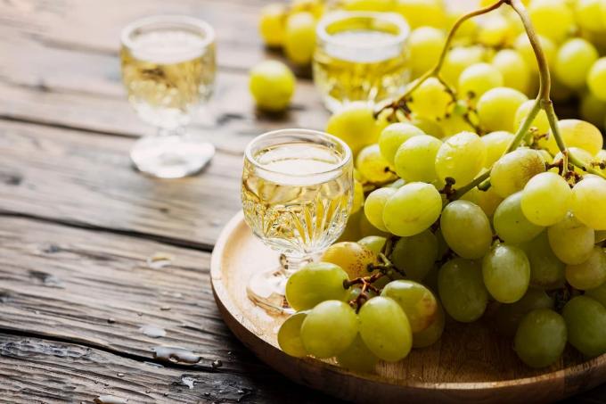 Grape liqueur made from white grapes